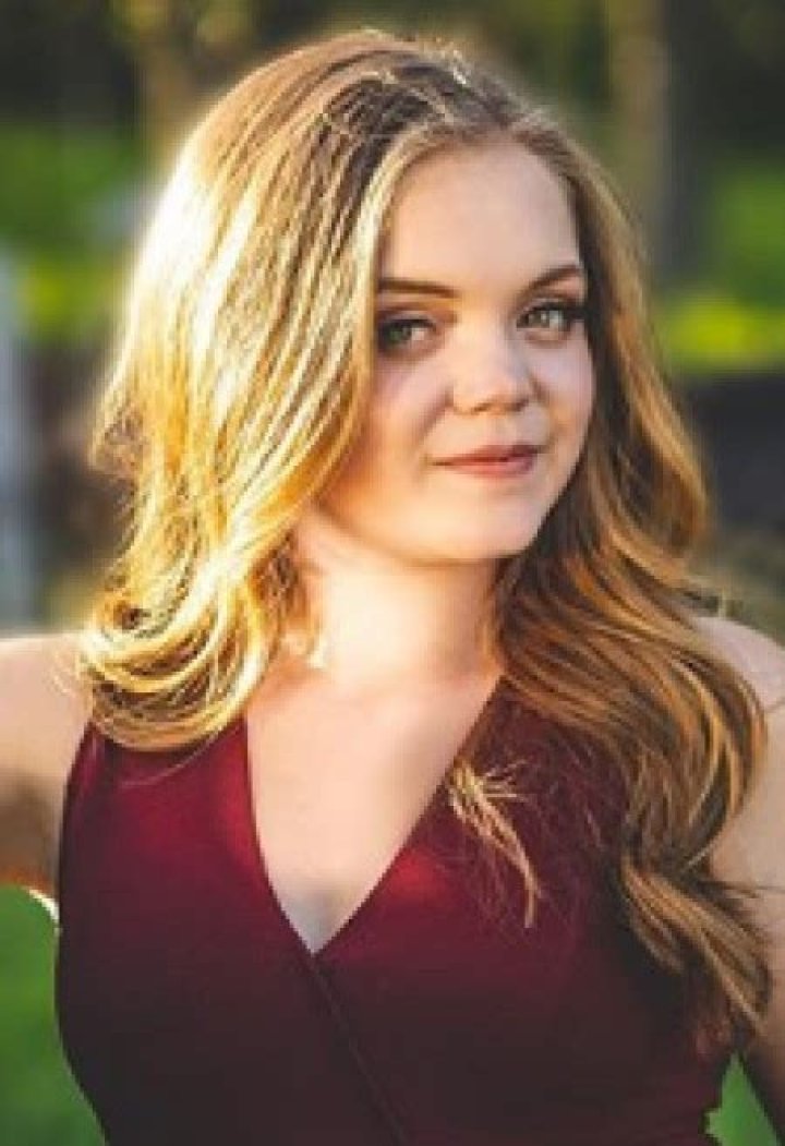 Sarah Grace Net Worth, Career, The Voice, Dating, Age, Wiki-Bio