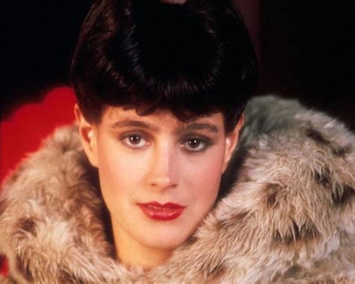 Sean Young Height, Weight, Measurements, Bra Size, Shoe Size